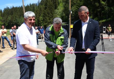 OTVORITEV DOVOZNE CESTE DO BIATLONSKEGA CENTRA 23 FOTO LJUBO VUKELIČ